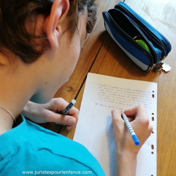 Agir face à un contenu inadapté proposé aux enfants