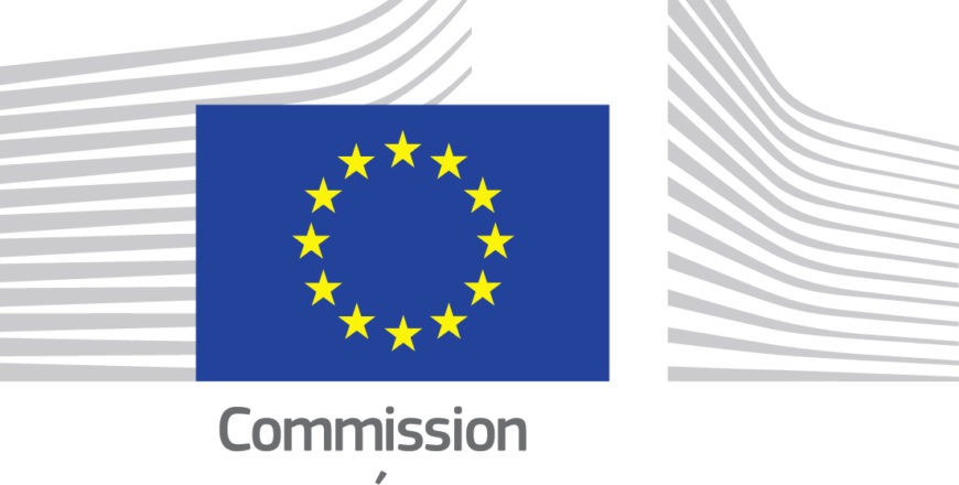 La Commission européenne demande de lire « filiation » quand elle écrit « parentalité »